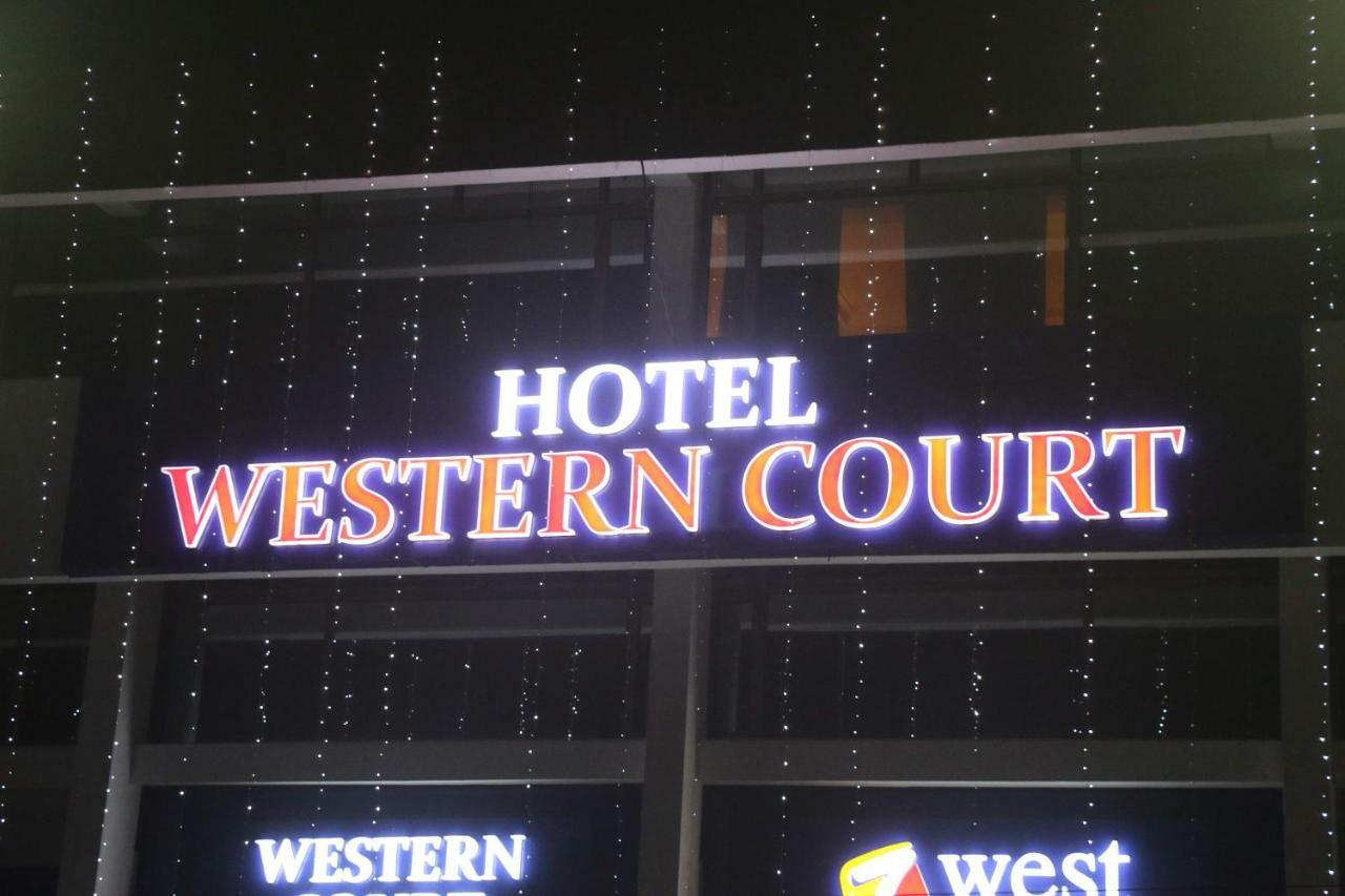 Hotel Western Court Chandīgarh Exteriér fotografie