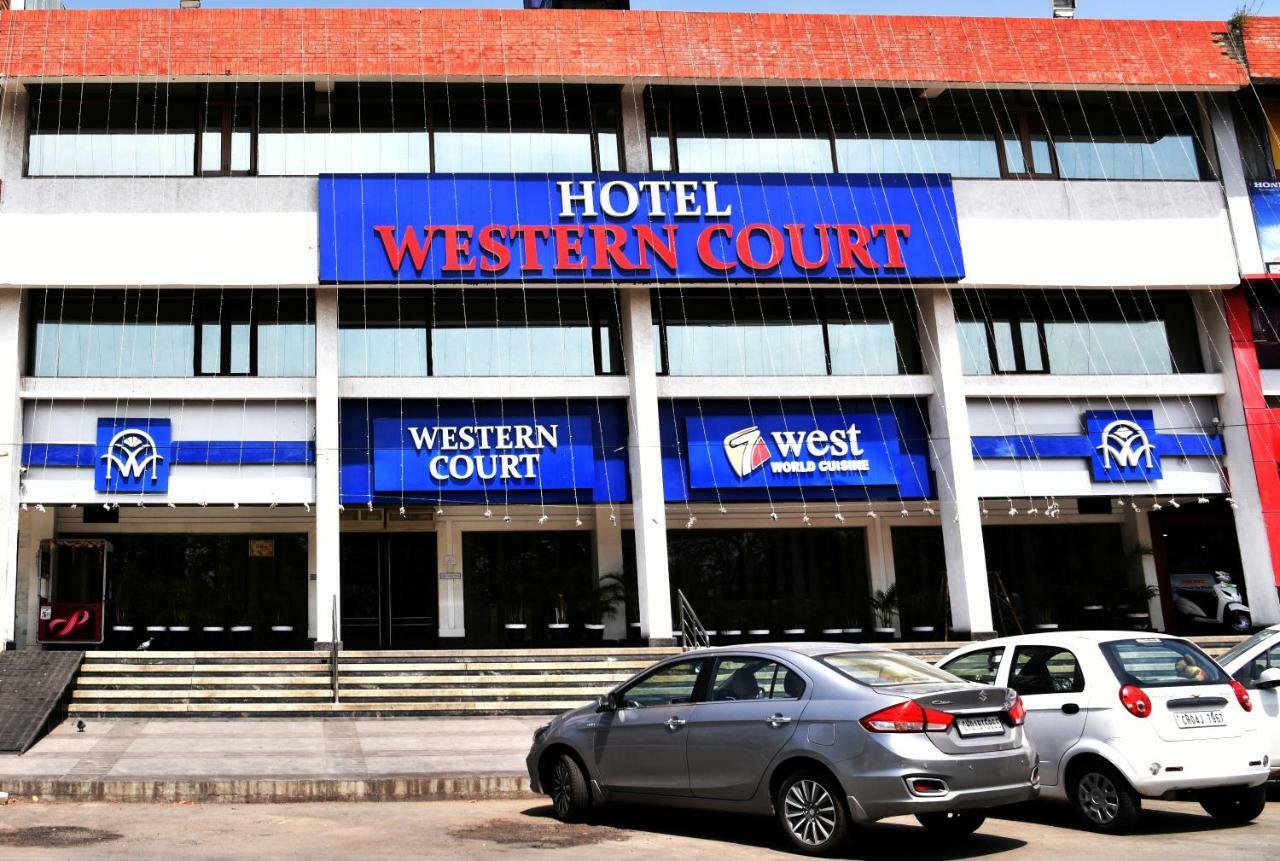 Hotel Western Court Chandīgarh Exteriér fotografie