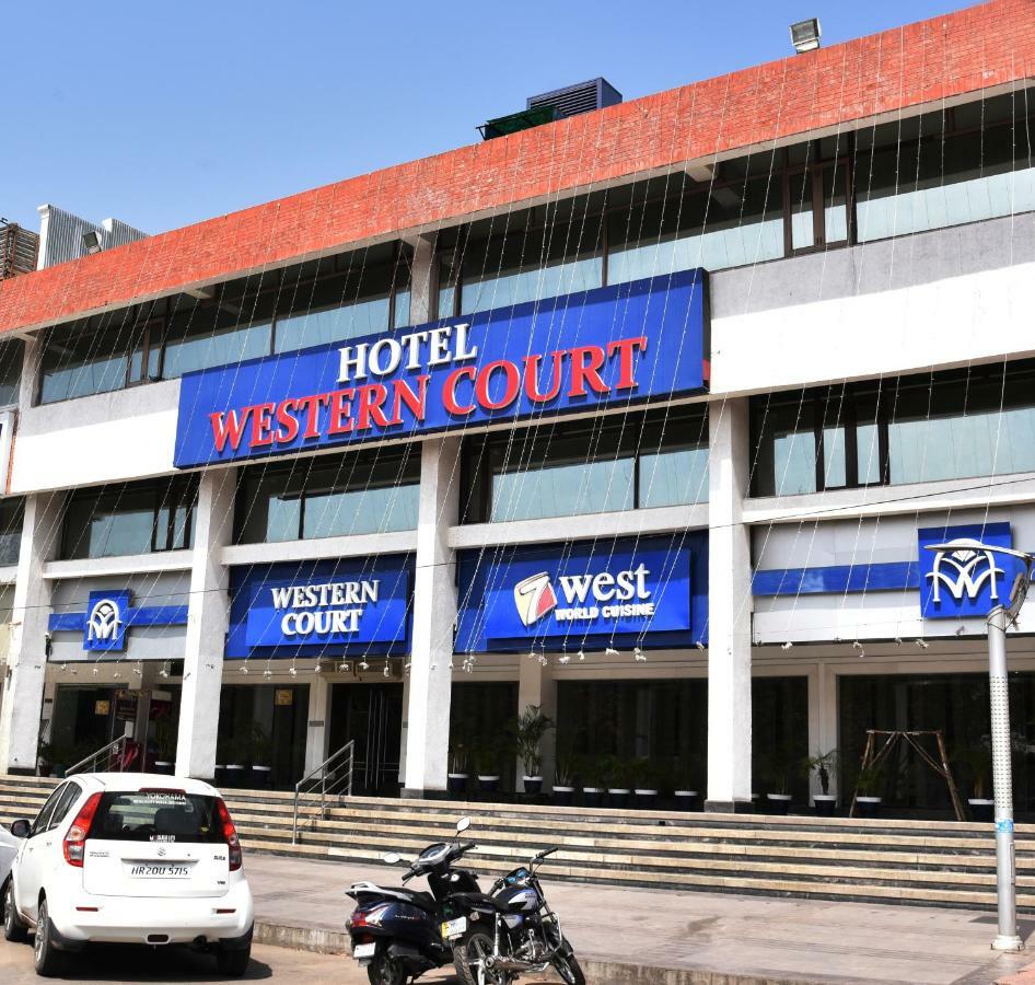 Hotel Western Court Chandīgarh Exteriér fotografie